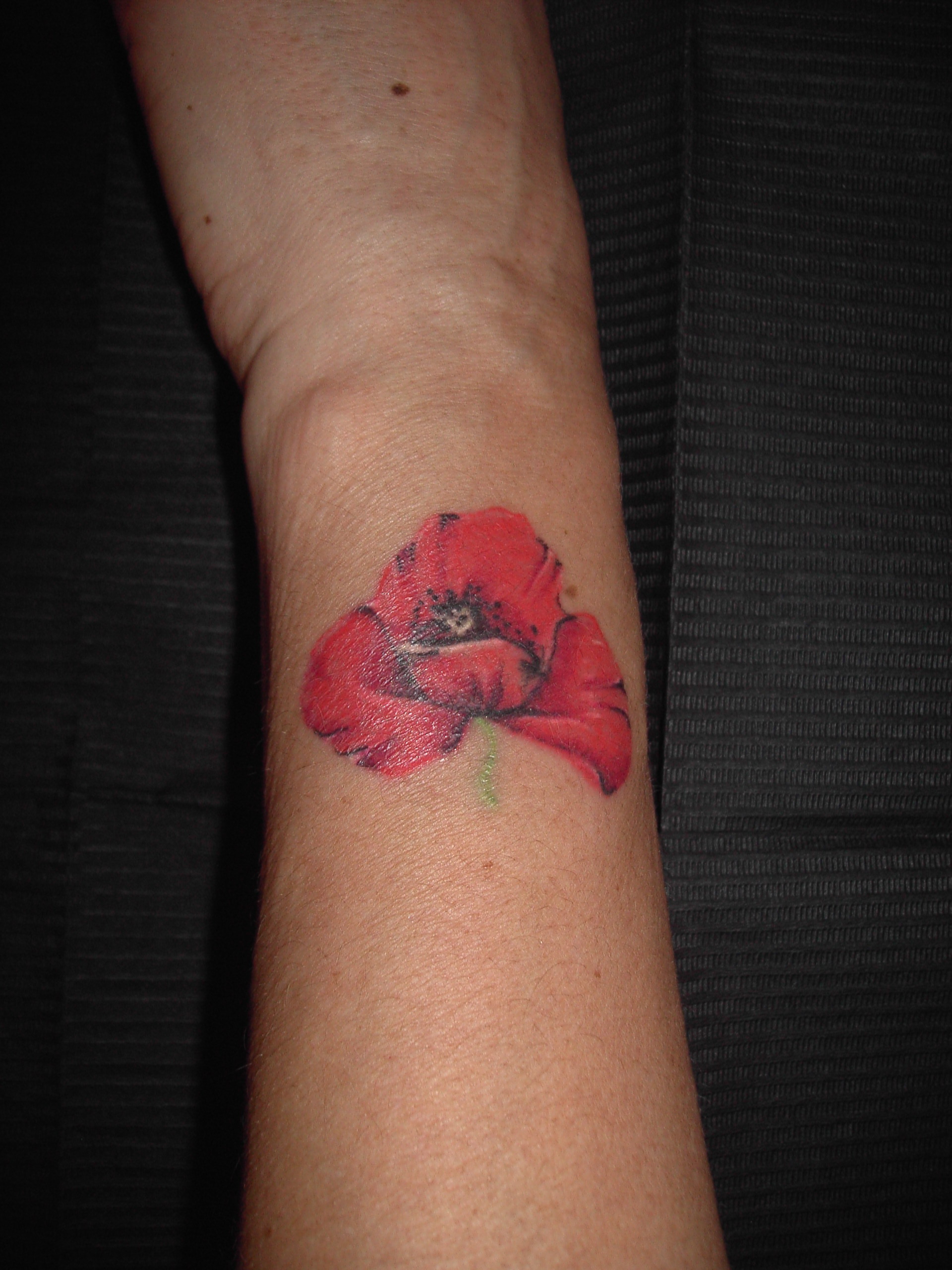 fiori nero su bianco tattoo fiori nero su bianco tattoo